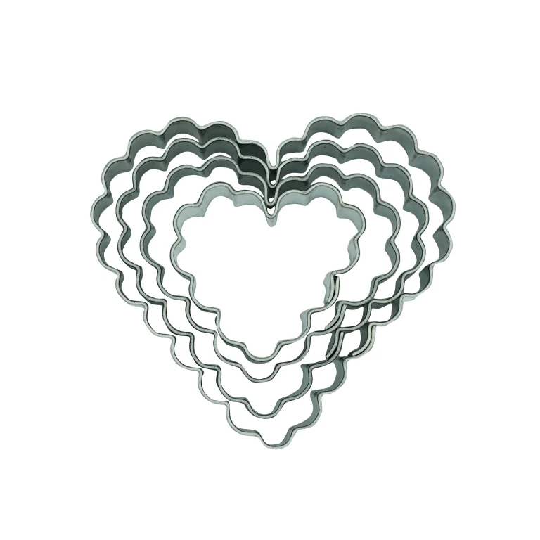 Cookie cutters Set – crinkled hearts (4 pcs) - Image 1